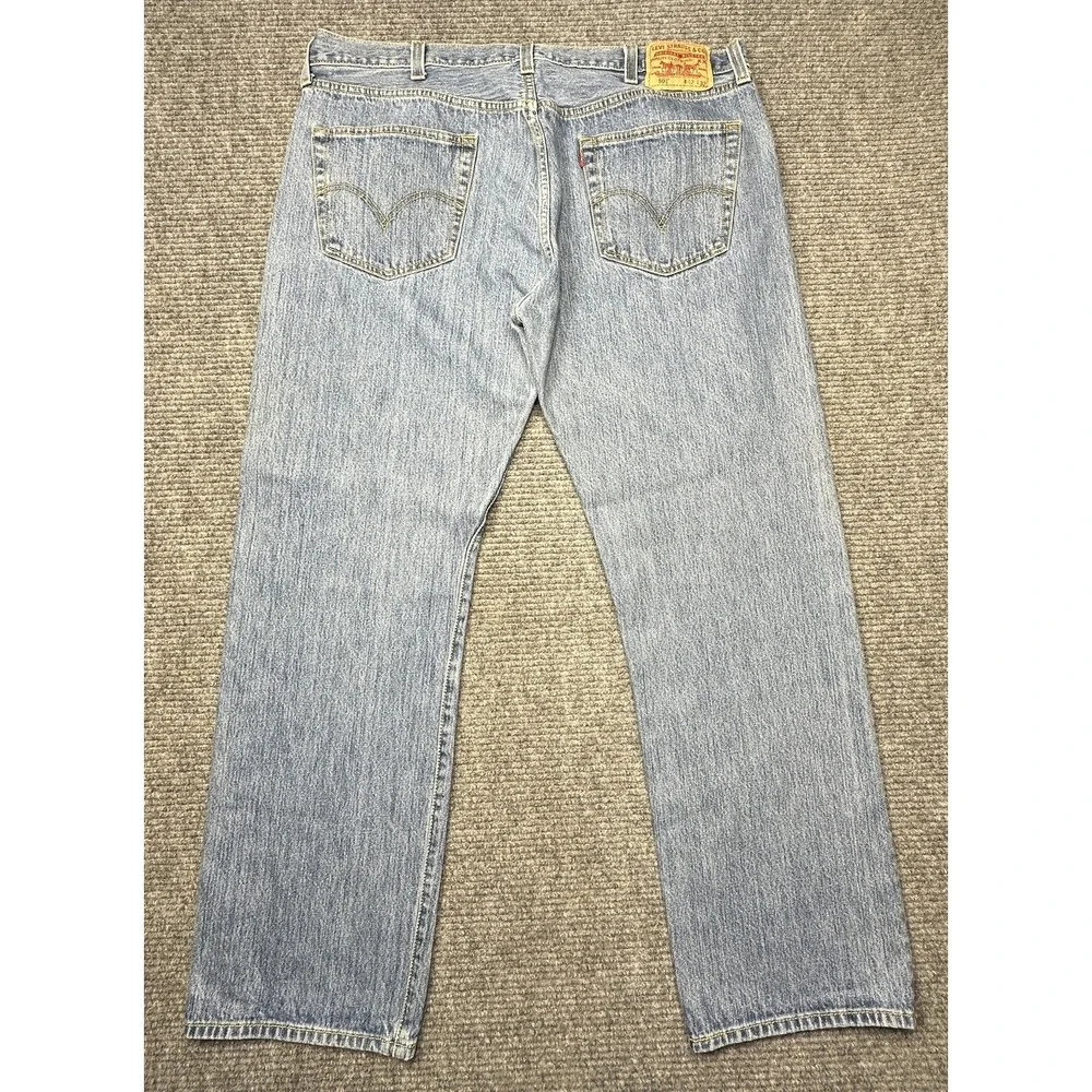 Levis 501 Jeans‎ Mens 42x32 (Fit 40x31) Light Wash Blue Classic Straight Denim